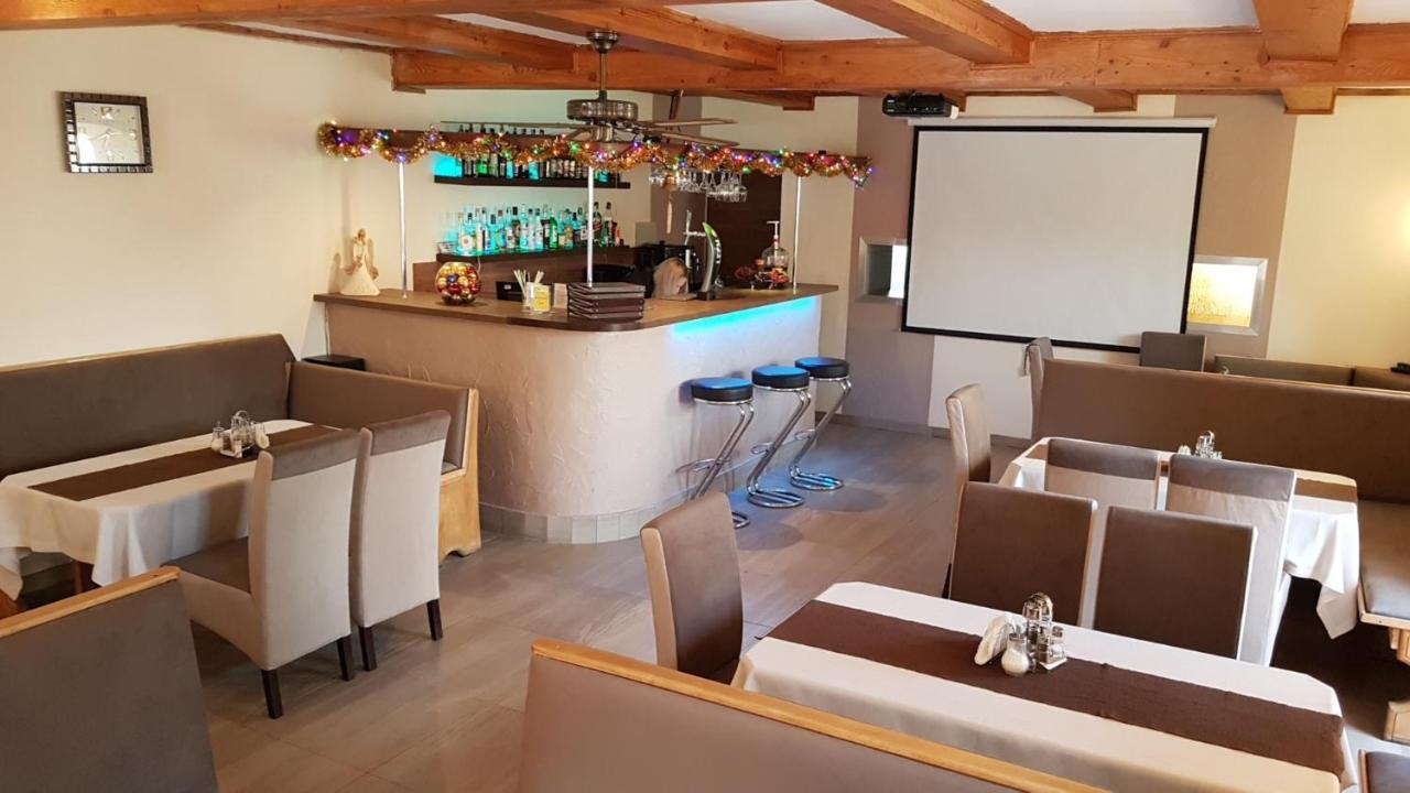 Aparthotel Restauracja Ibiza Ludwikowice Kłodzkie Exteriér fotografie