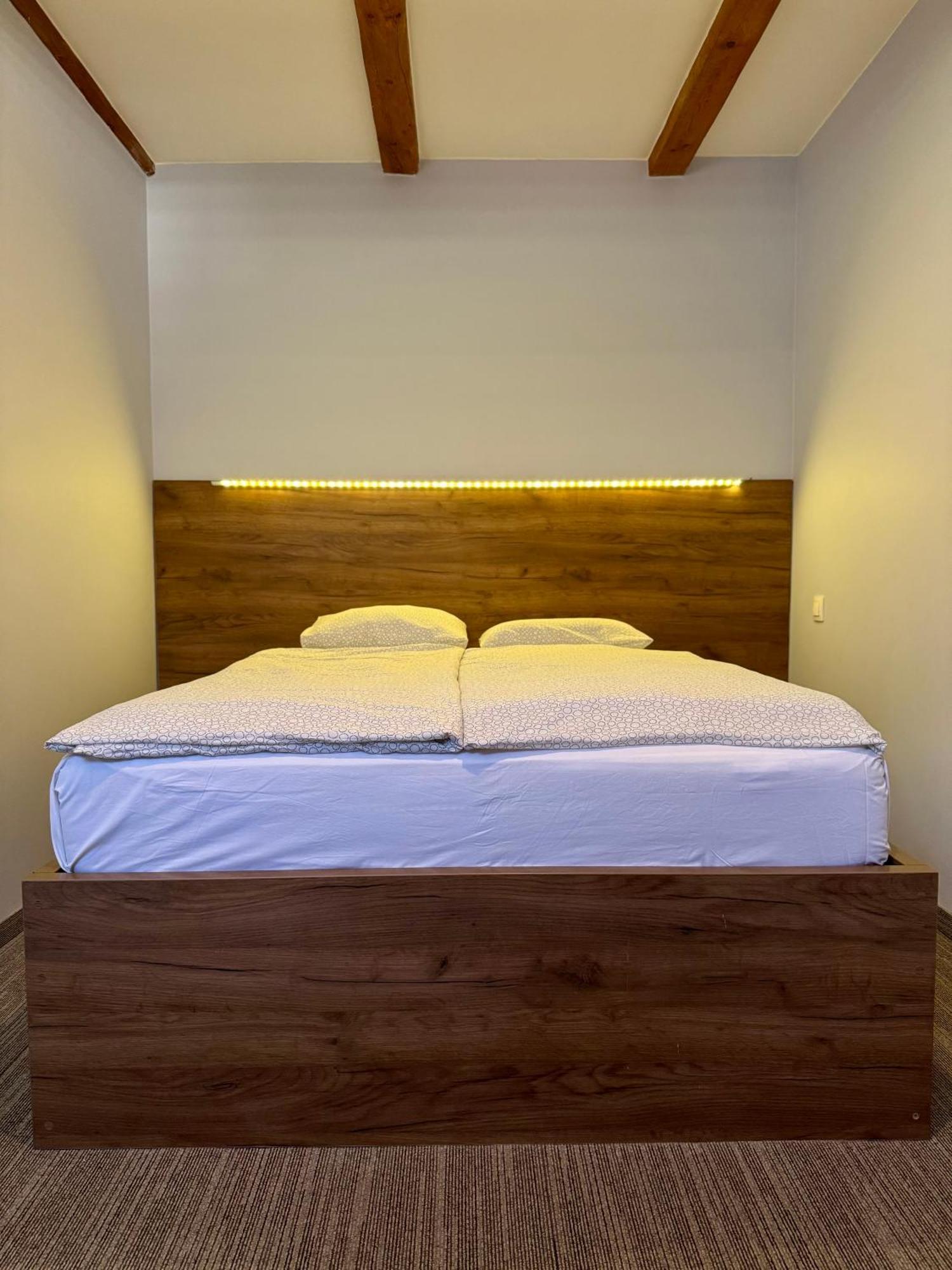 Aparthotel Restauracja Ibiza Ludwikowice Kłodzkie Exteriér fotografie