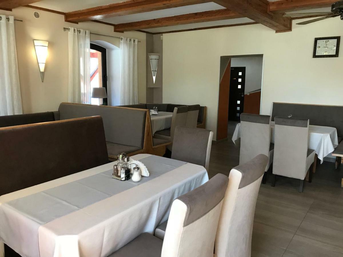 Aparthotel Restauracja Ibiza Ludwikowice Kłodzkie Exteriér fotografie